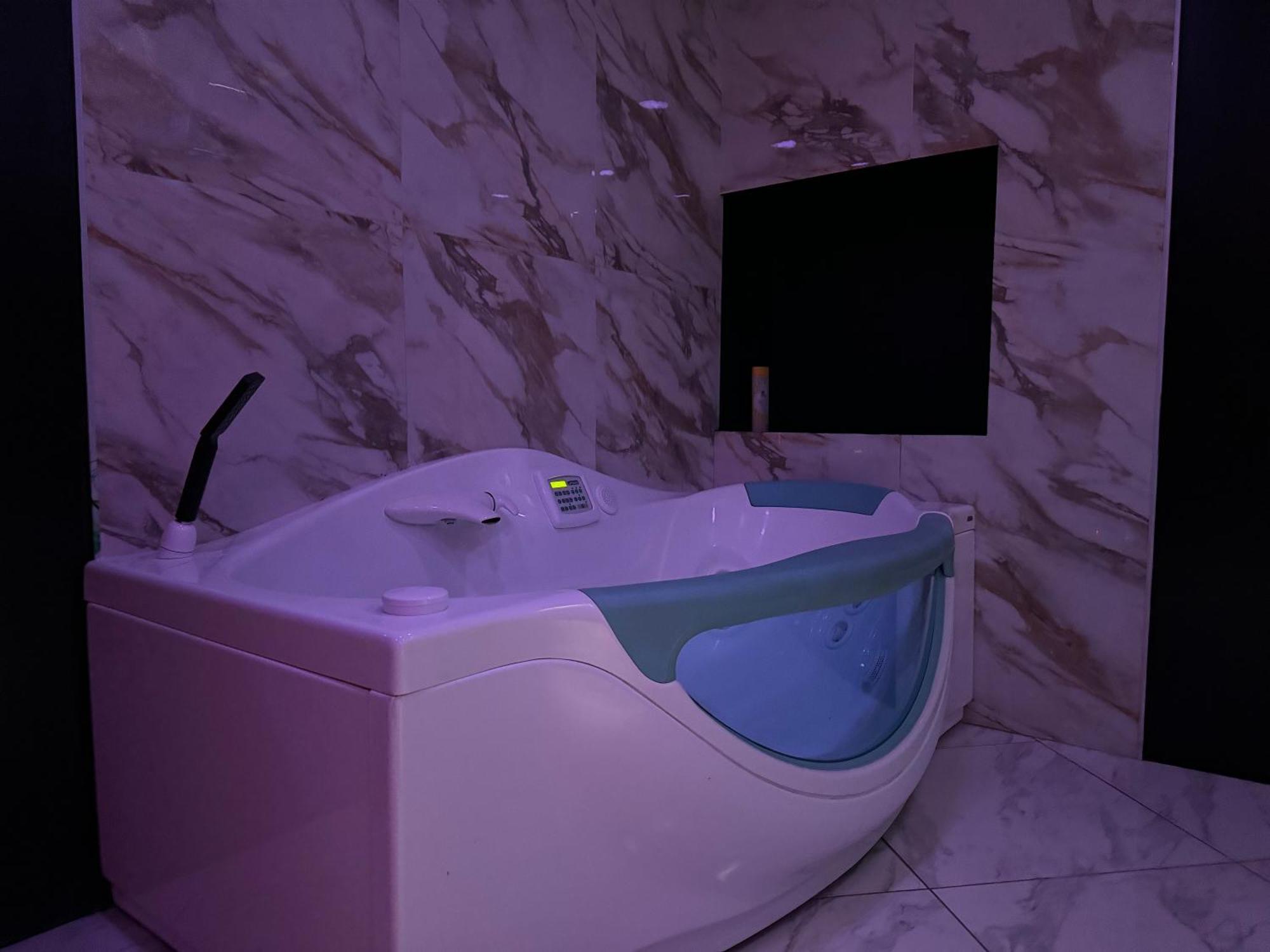 Maison Appartement Triplex Avec Jacuzzi Et Sauna Сент-Этьен Экстерьер фото