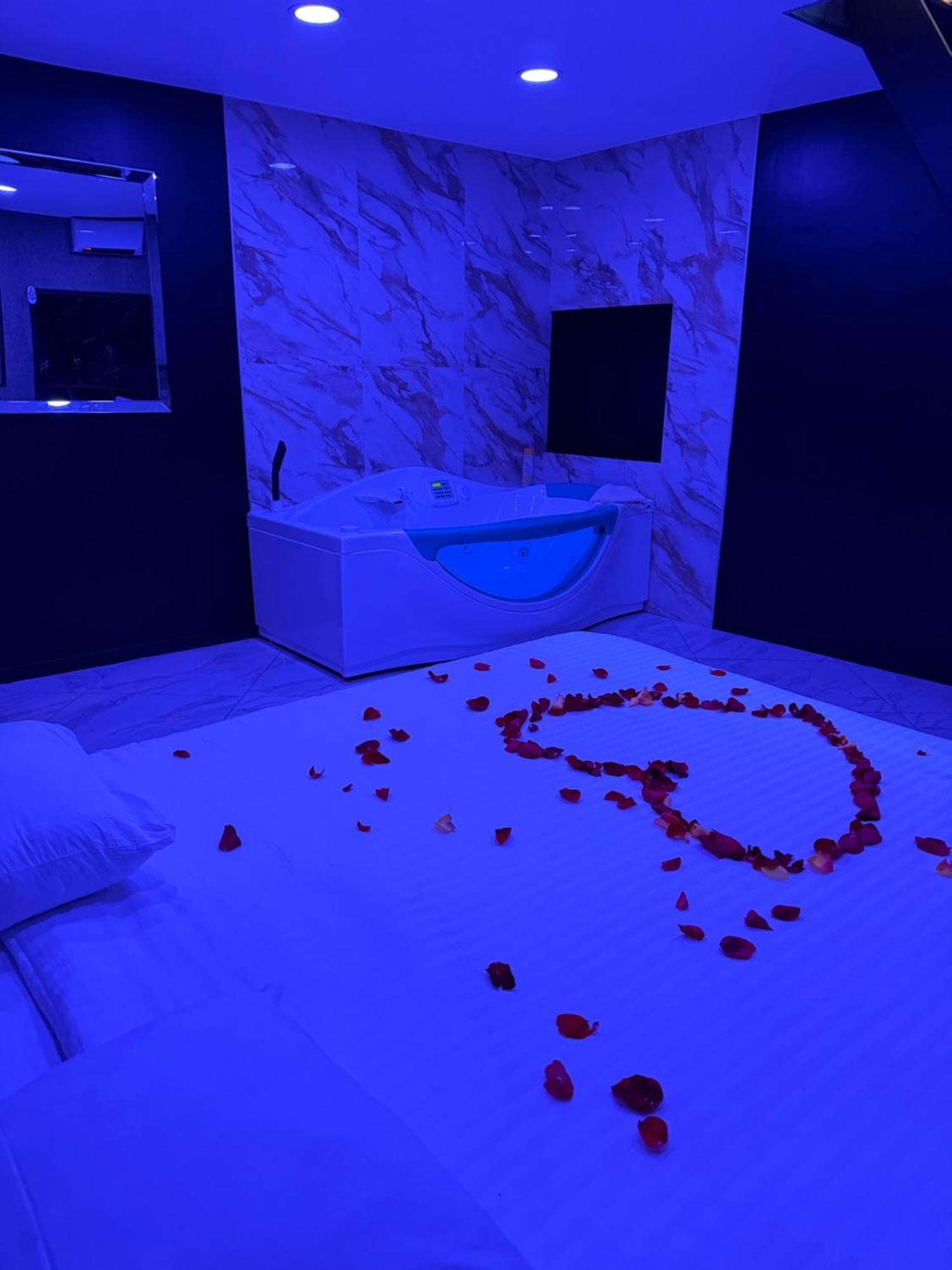 Maison Appartement Triplex Avec Jacuzzi Et Sauna Сент-Этьен Экстерьер фото